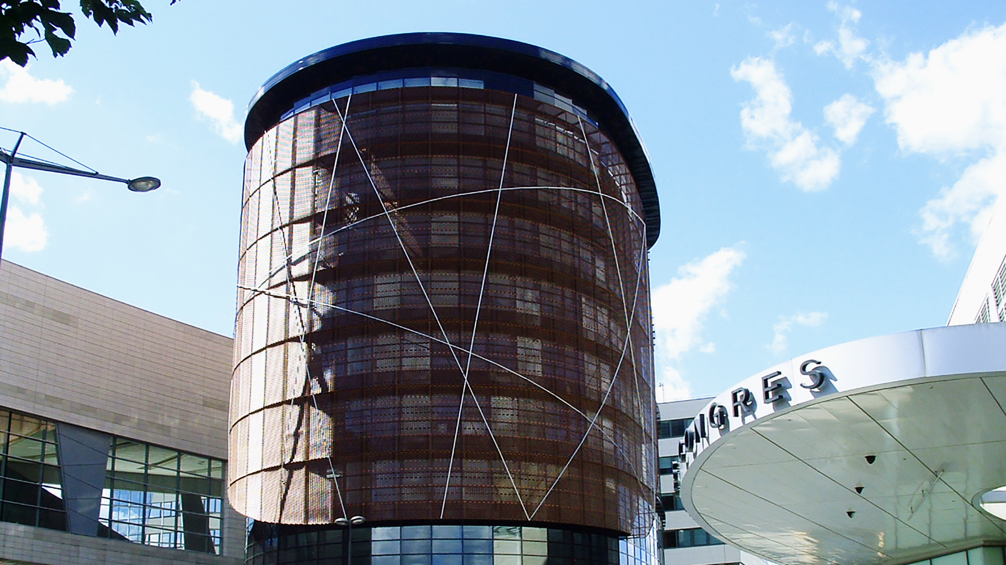 La Torre Elithis è un esempio di architettura sostenibile