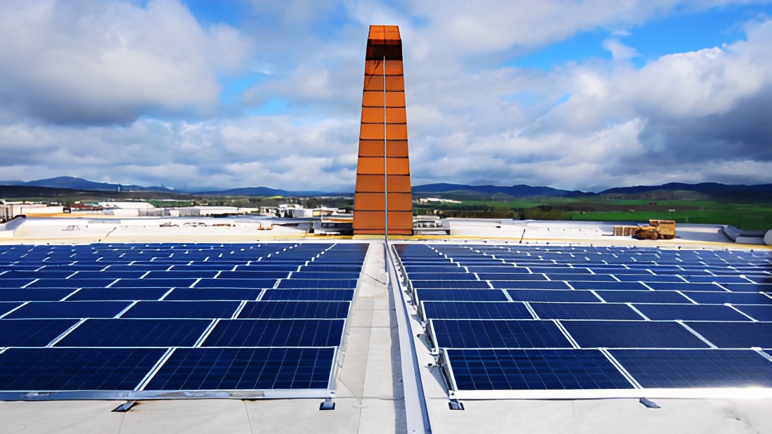 Instalación fotovoltaica con canales Unex. España.
